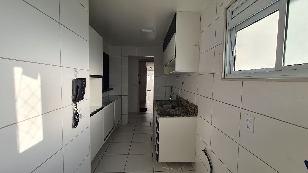 Apartamento à venda com 3 quartos, 76m² - Foto 3