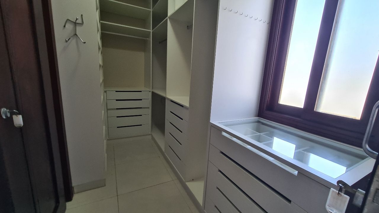 Casa para alugar com 4 quartos, 258m² - Foto 21