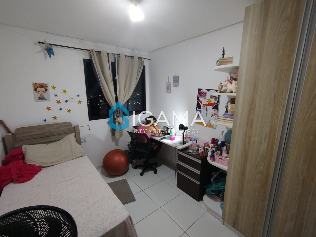 Apartamento à venda com 3 quartos, 75m² - Foto 4