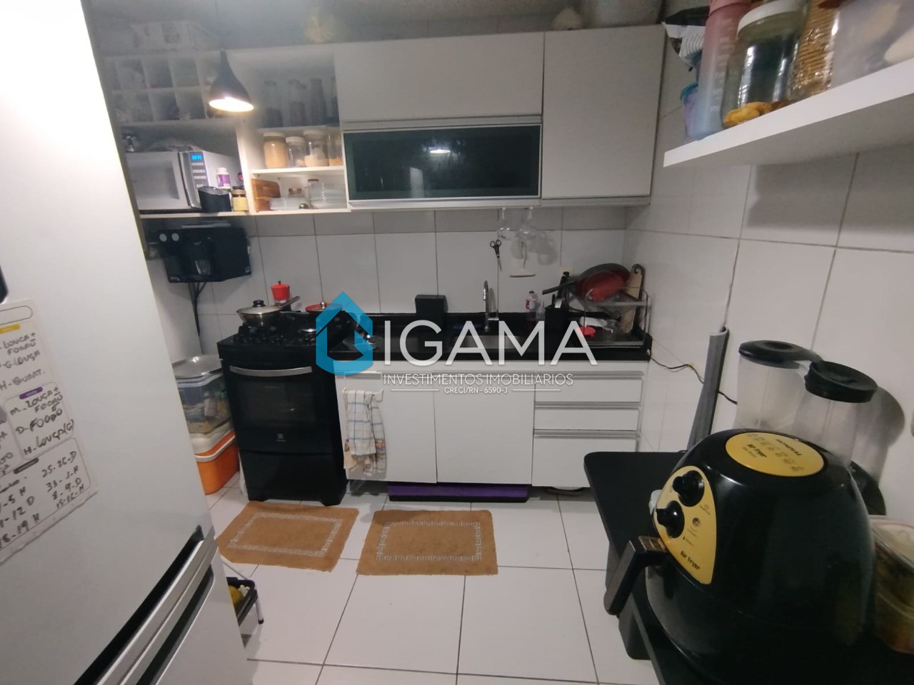 Apartamento à venda com 3 quartos, 75m² - Foto 2