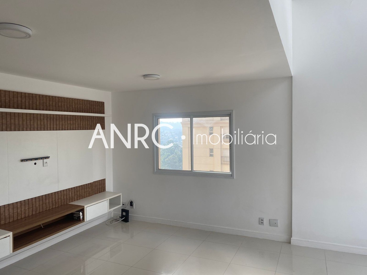 Apartamento para alugar com 2 quartos, 82m² - Foto 2