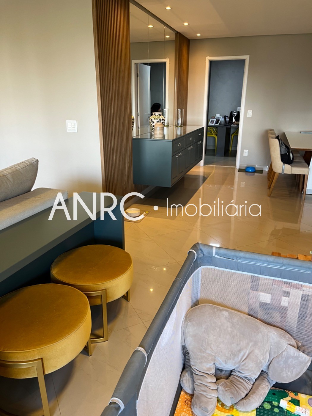 Apartamento para alugar com 3 quartos, 165m² - Foto 23