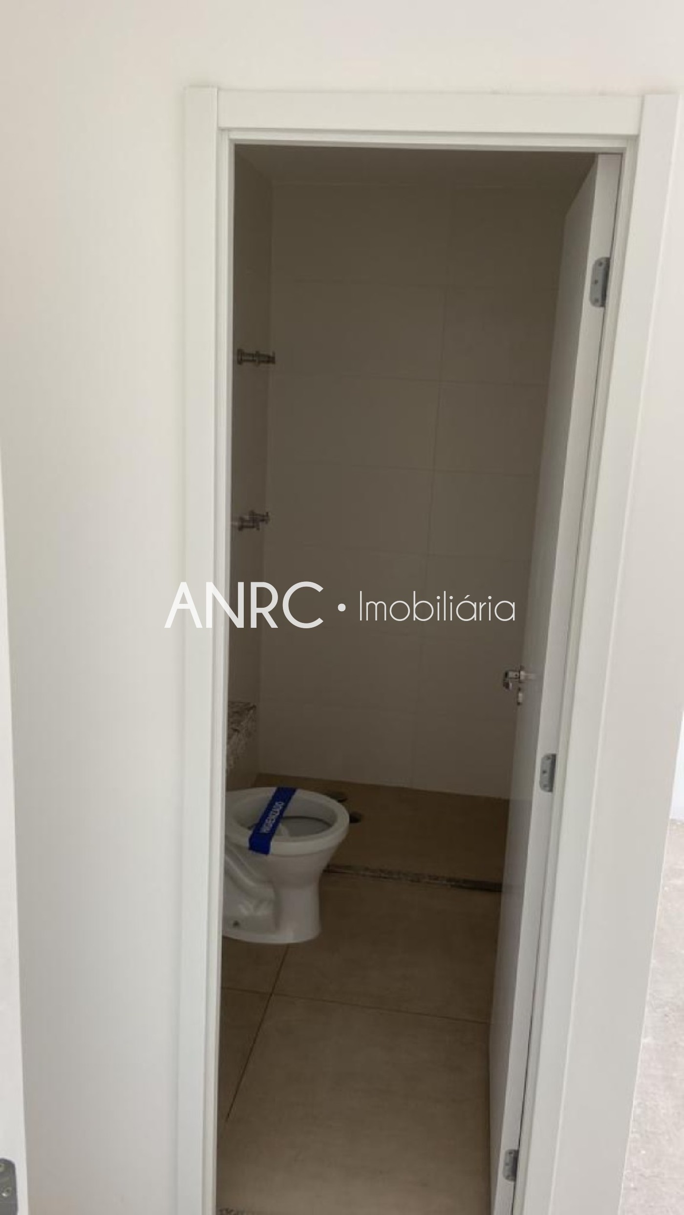 Apartamento à venda com 2 quartos, 75m² - Foto 27