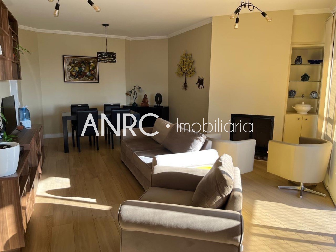 Apartamento à venda com 3 quartos, 150m² - Foto 2