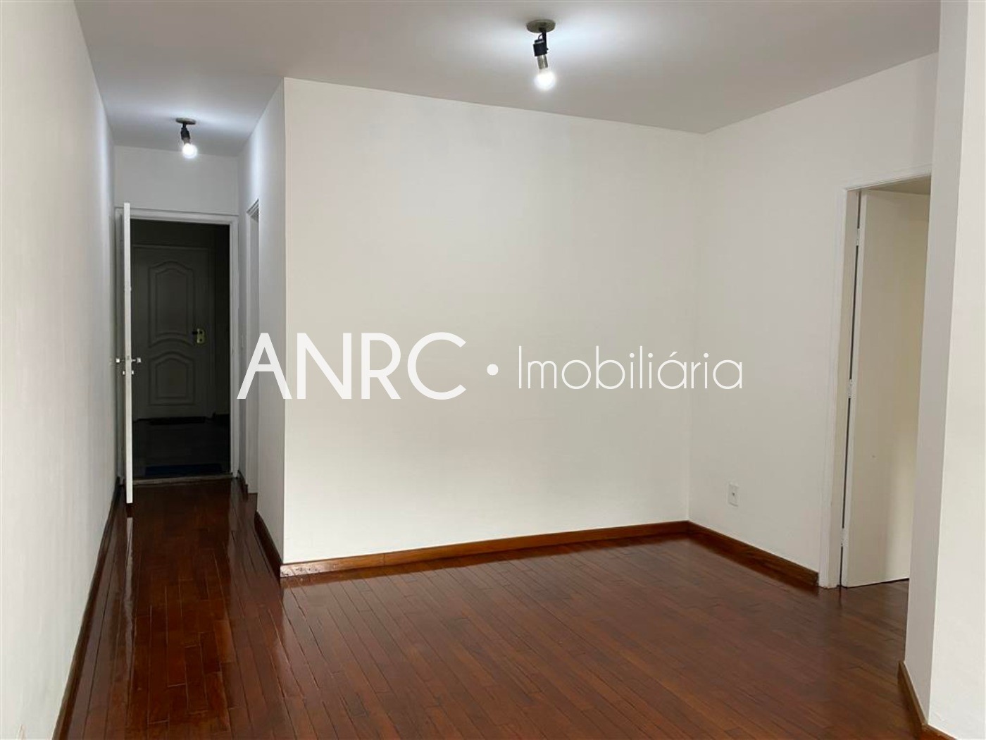 Apartamento para alugar com 3 quartos, 85m² - Foto 2