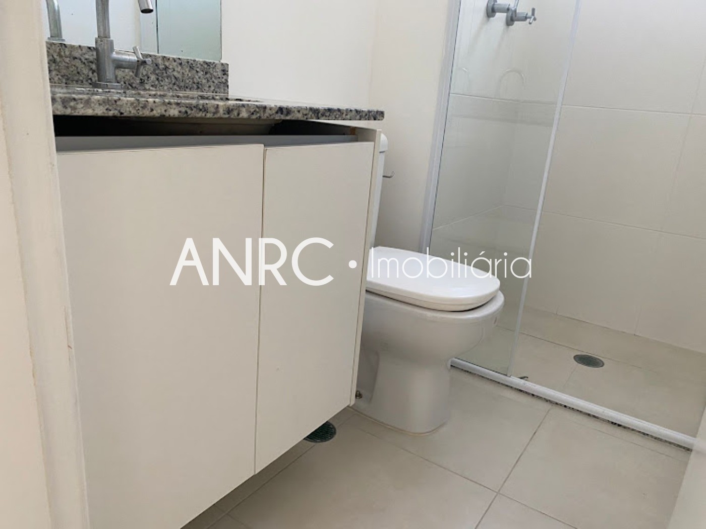 Apartamento para alugar com 2 quartos, 64m² - Foto 24