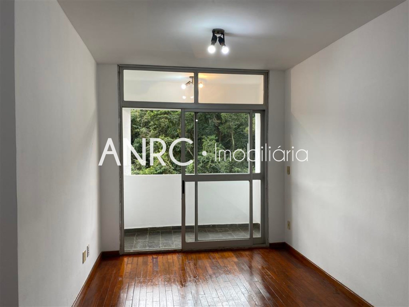 Apartamento para alugar com 3 quartos, 85m² - Foto 1