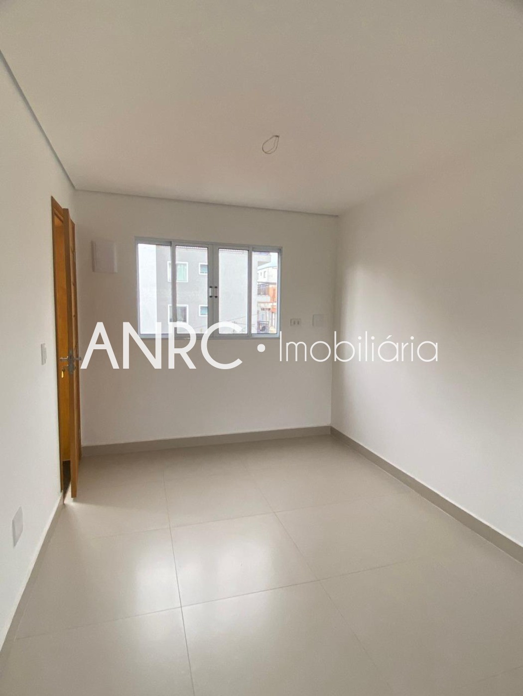 Apartamento à venda com 1 quarto, 27m² - Foto 2