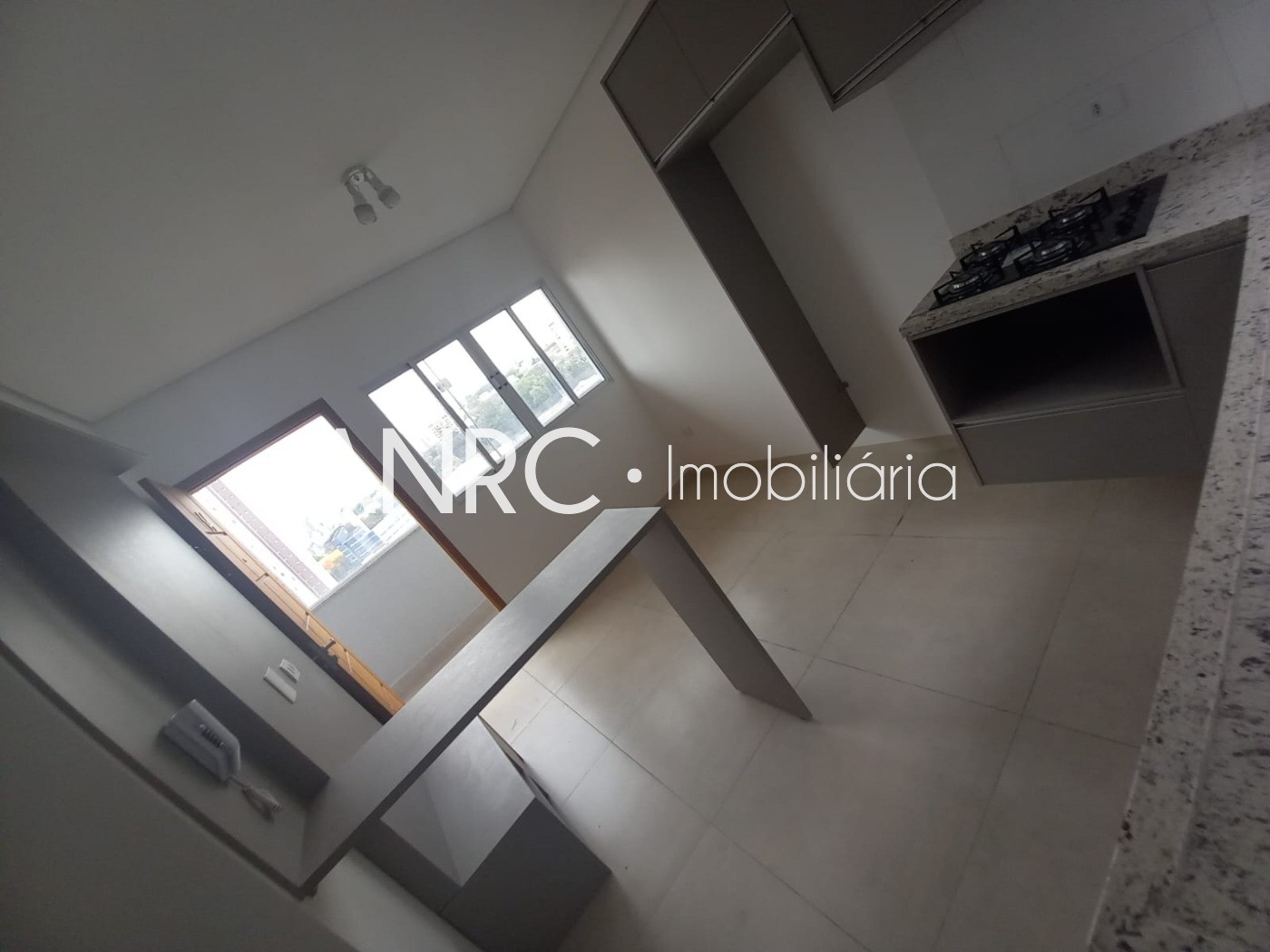 Apartamento à venda com 2 quartos, 40m² - Foto 8