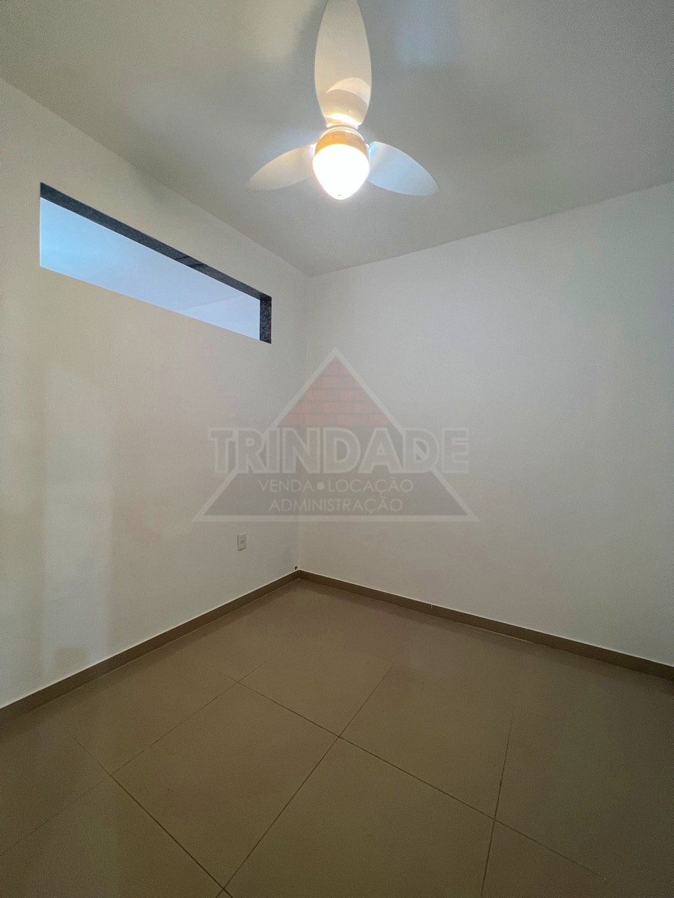 Apartamento à venda com 2 quartos, 68m² - Foto 2