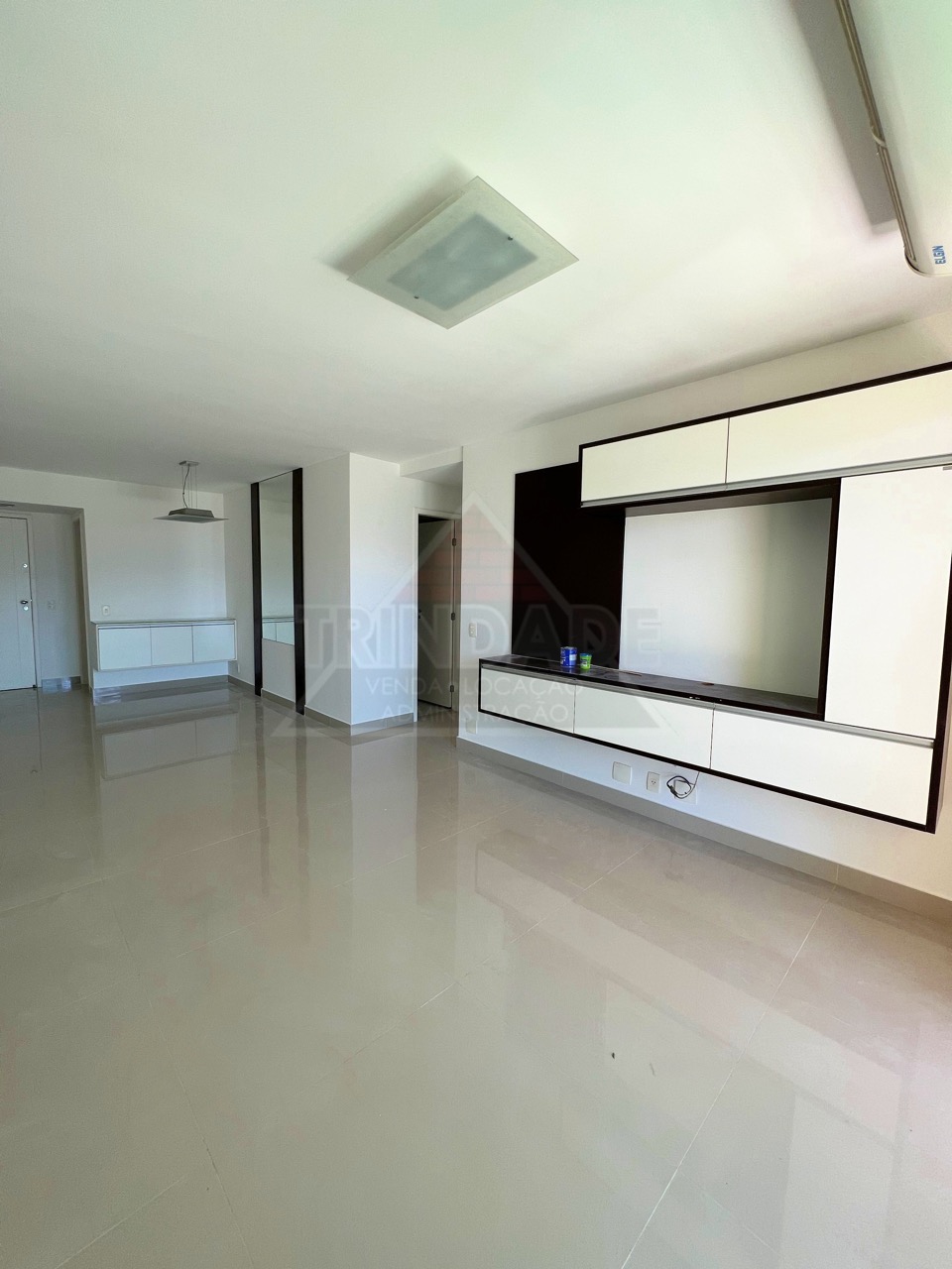 Apartamento à venda com 3 quartos, 104m² - Foto 1