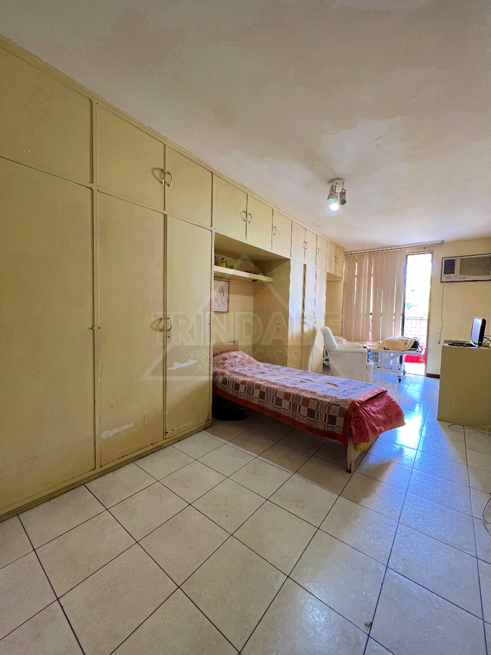 Apartamento à venda com 4 quartos, 190m² - Foto 7