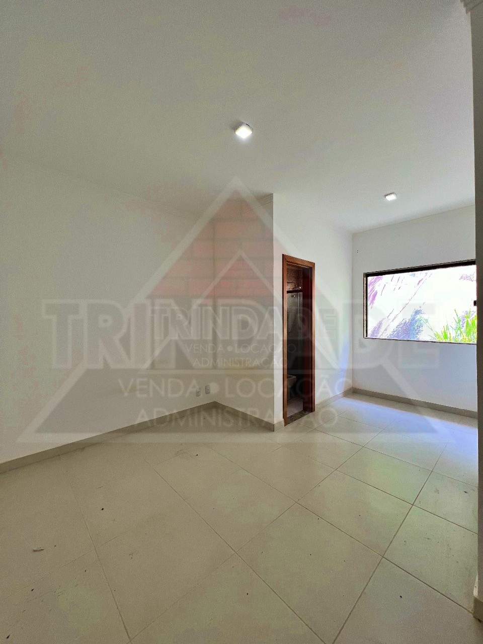 Casa à venda com 4 quartos, 380m² - Foto 12