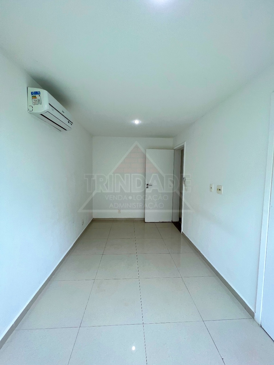 Apartamento à venda com 3 quartos, 153m² - Foto 8