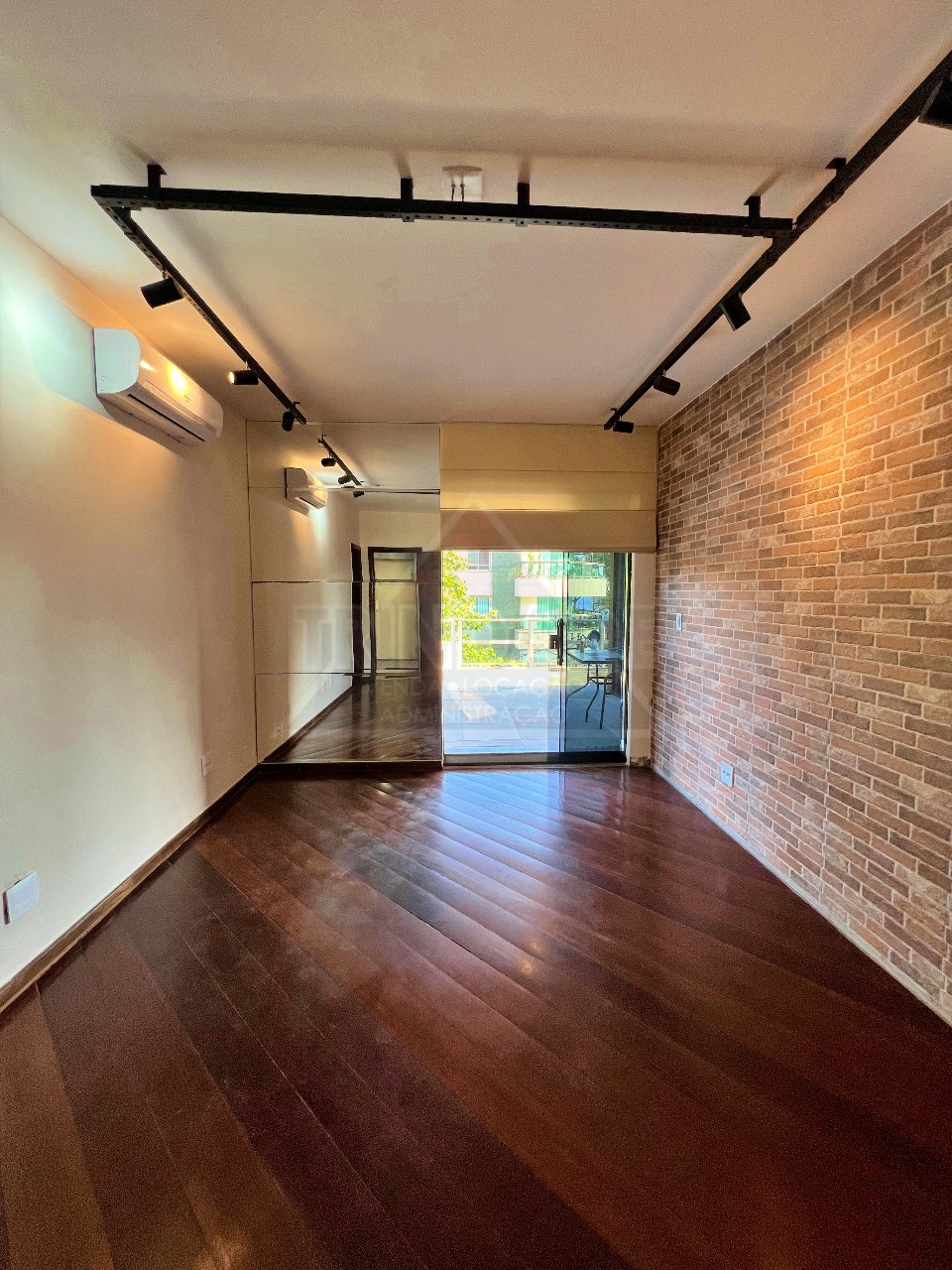 Cobertura à venda com 2 quartos, 180m² - Foto 1