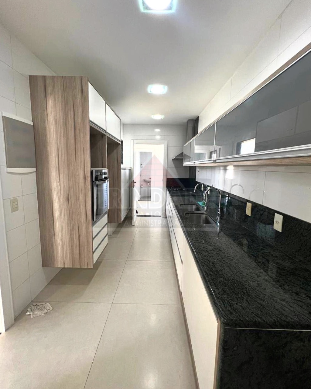 Casa à venda com 3 quartos, 300m² - Foto 16