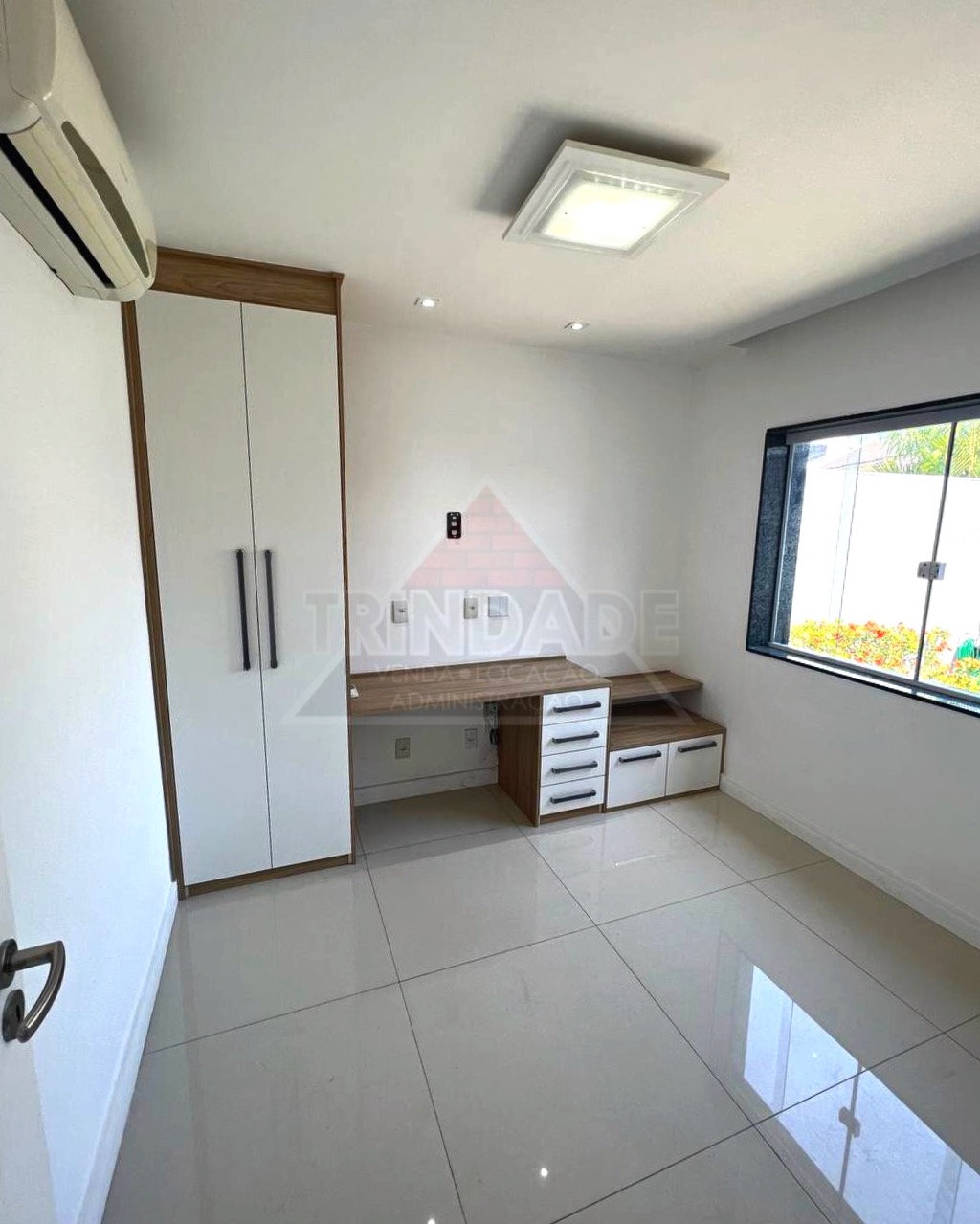 Casa à venda com 3 quartos, 300m² - Foto 14