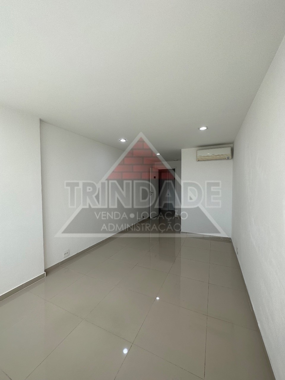 Apartamento à venda com 3 quartos, 117m² - Foto 2