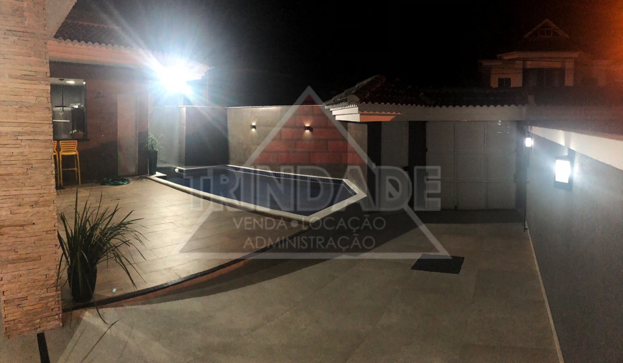 Casa à venda com 3 quartos, 200m² - Foto 3