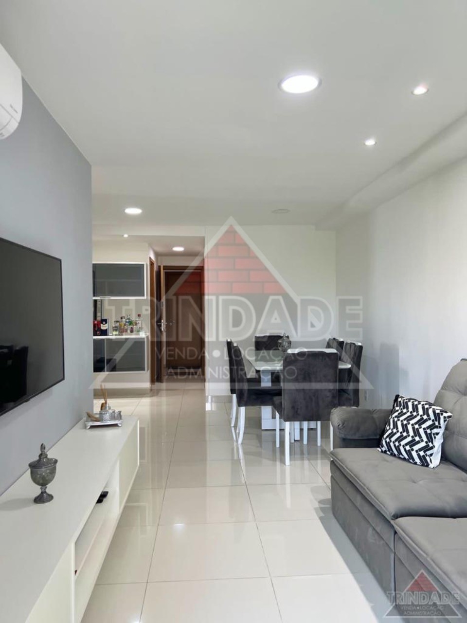 Apartamento à venda com 3 quartos, 110m² - Foto 1