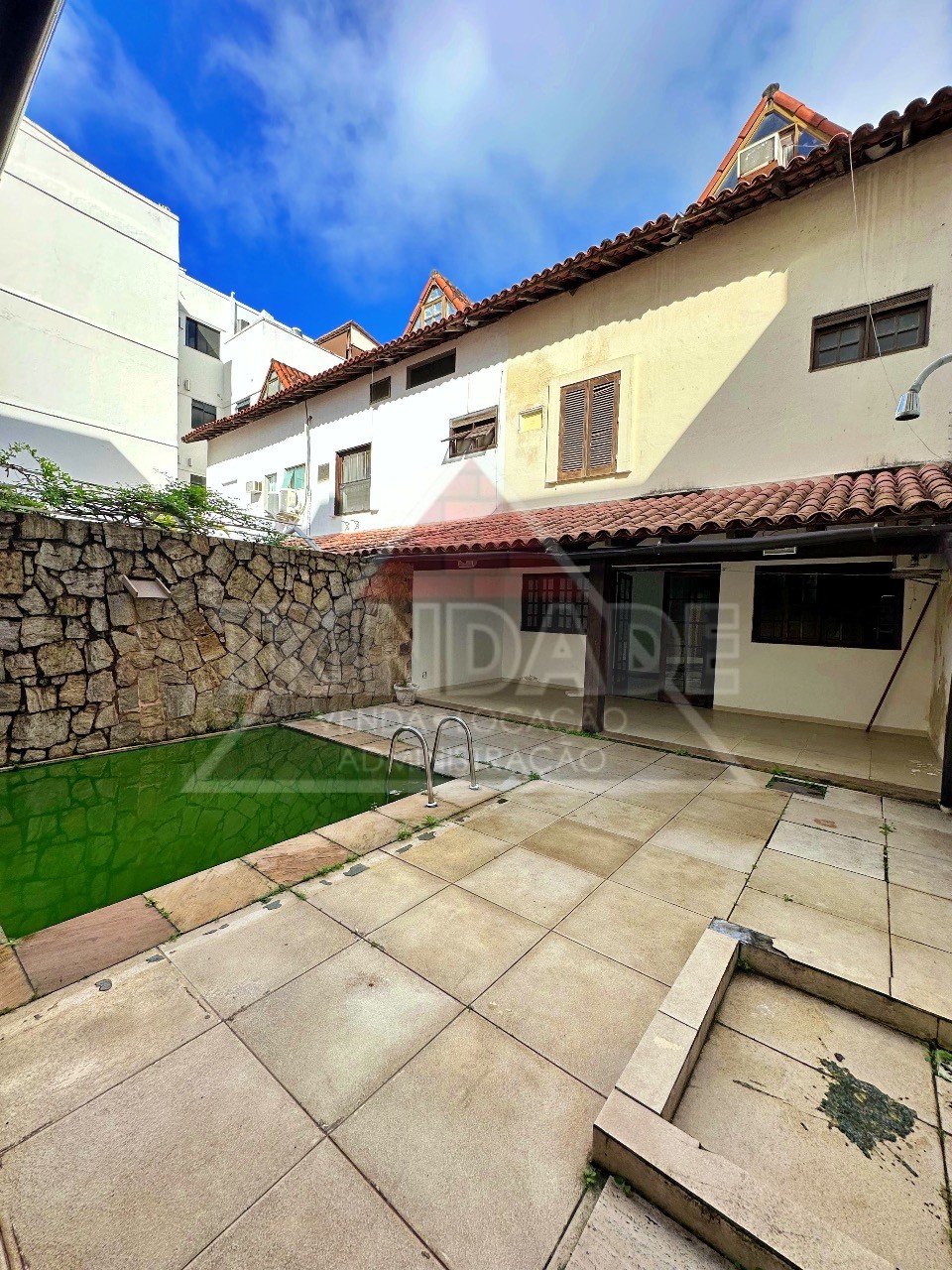 Casa à venda com 4 quartos, 220m² - Foto 19