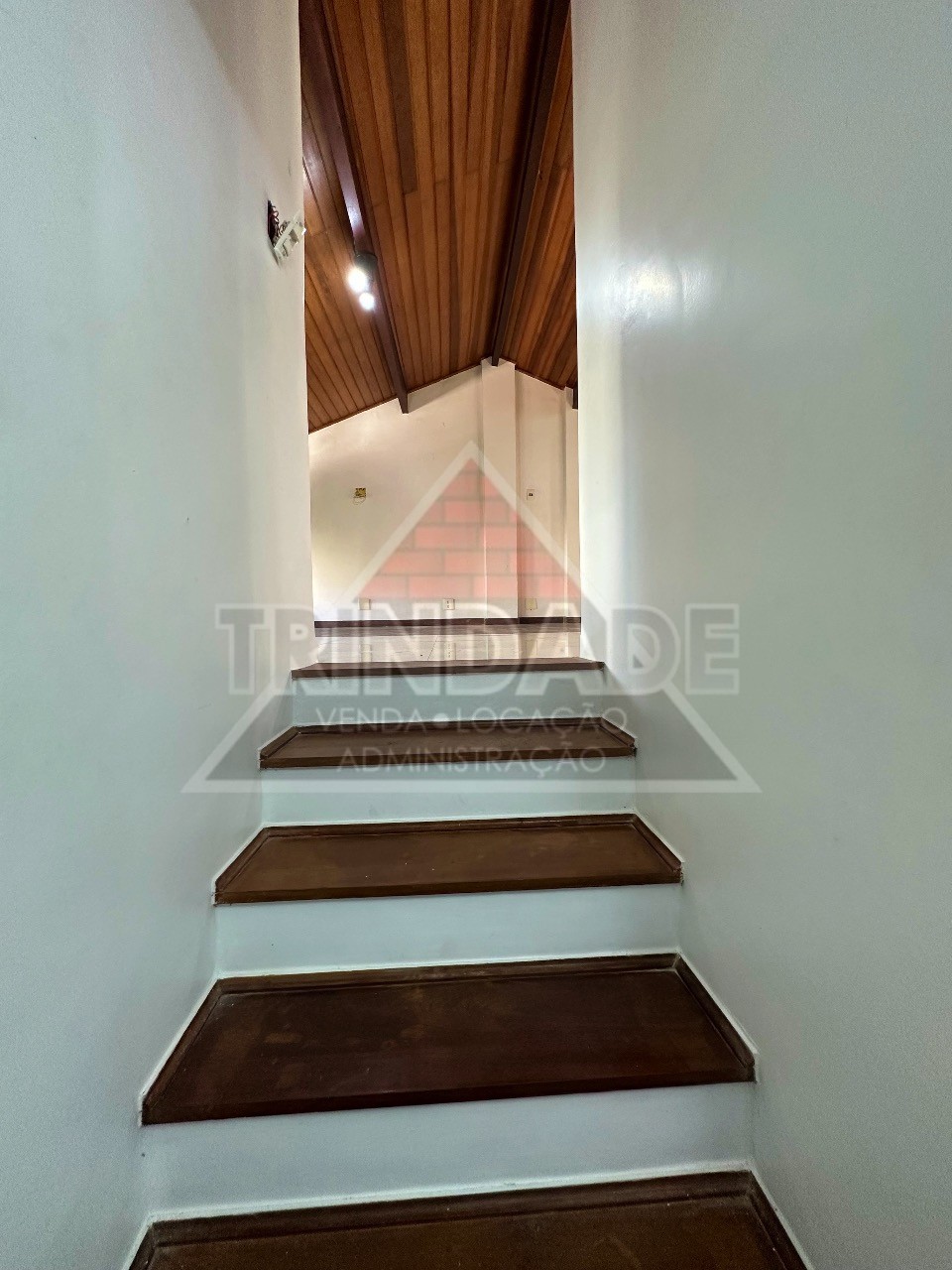 Casa à venda com 4 quartos, 220m² - Foto 10