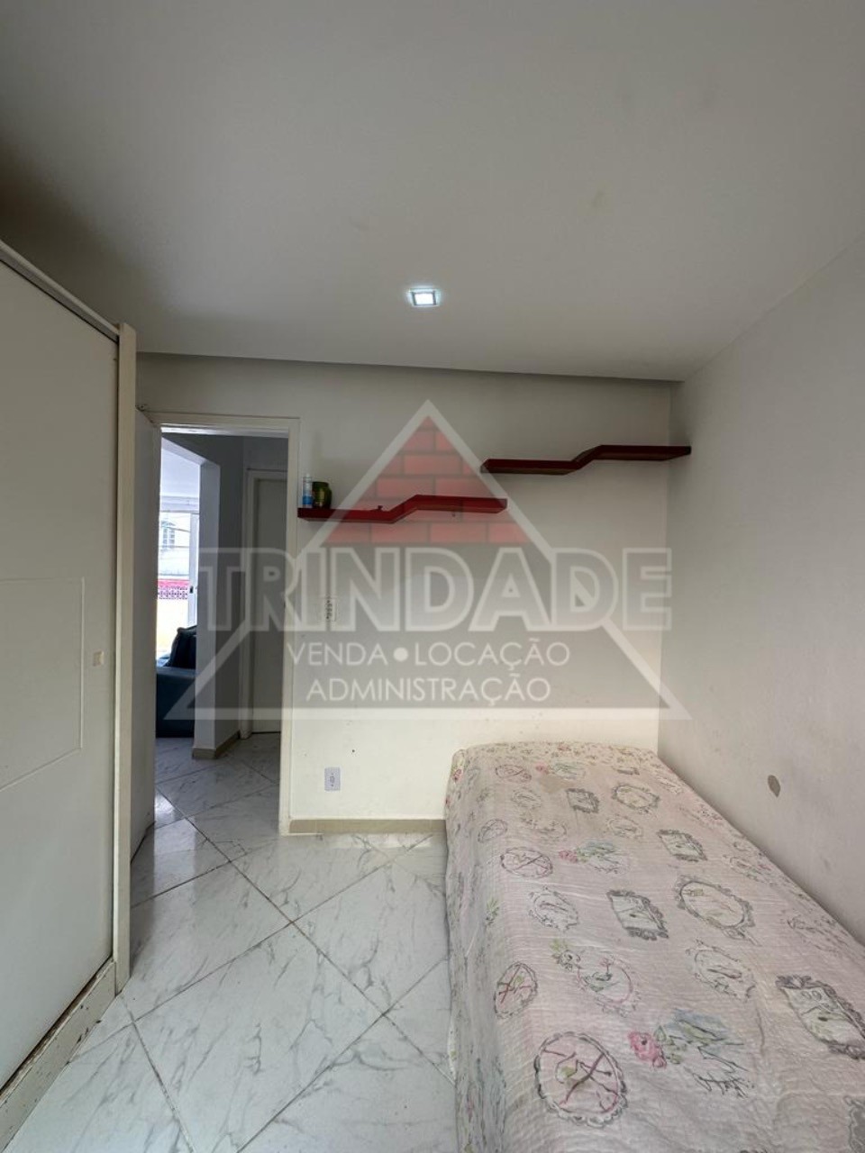 Apartamento à venda com 2 quartos, 65m² - Foto 2