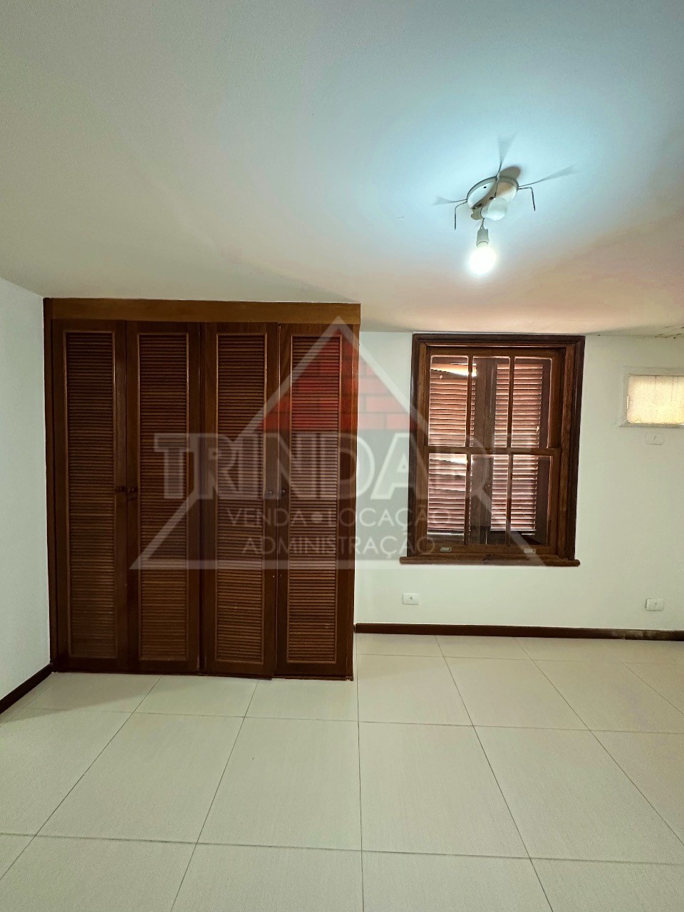 Casa à venda com 4 quartos, 220m² - Foto 5