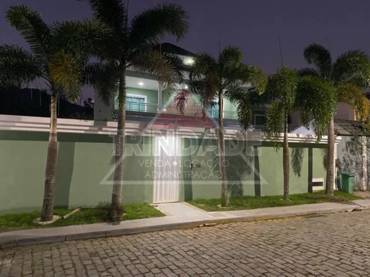 Casa à venda com 3 quartos, 150m² - Foto 1