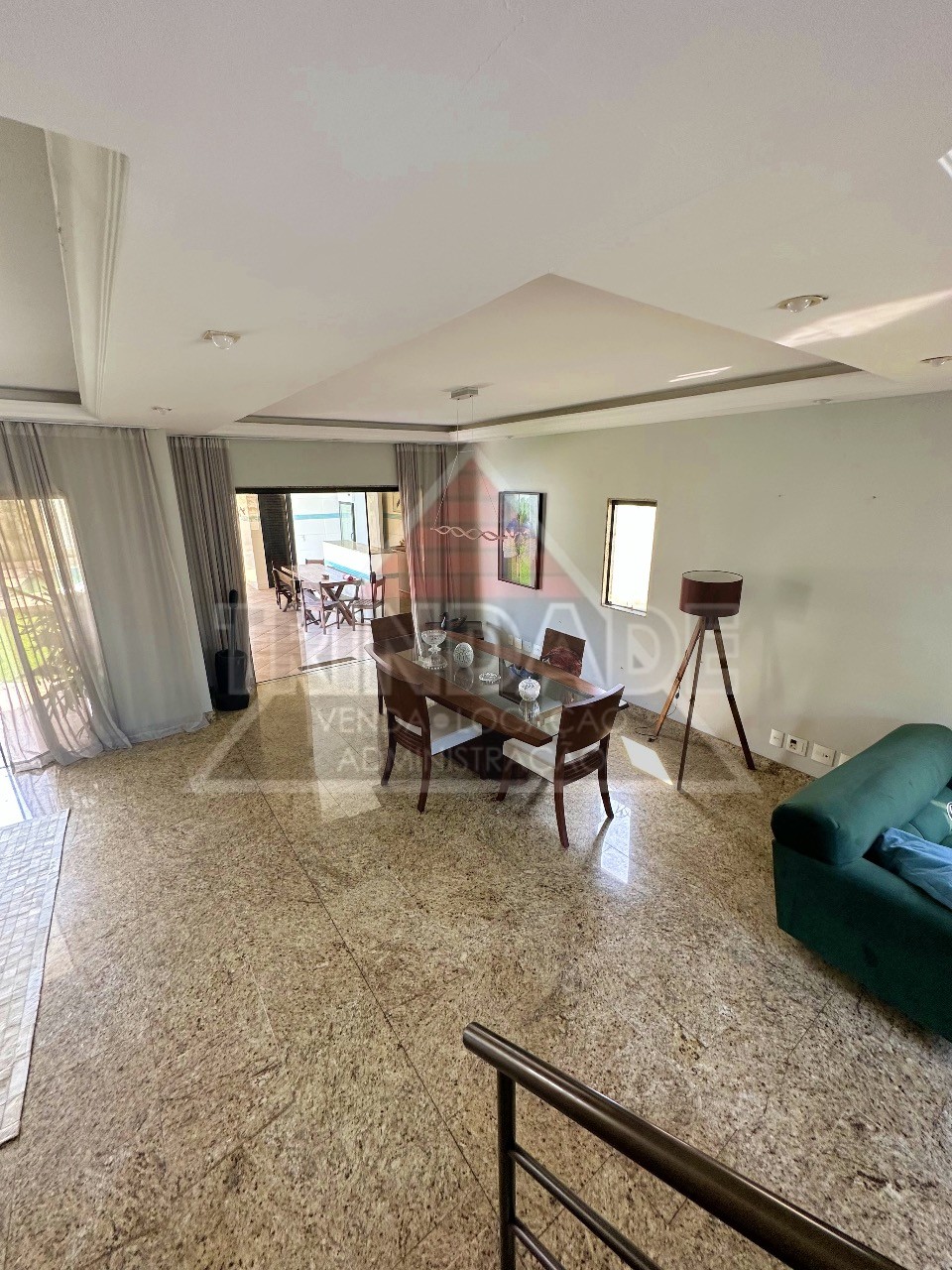 Casa à venda com 4 quartos, 300m² - Foto 17