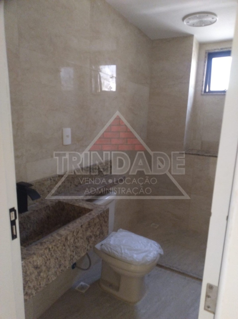 Casa à venda e aluguel com 5 quartos, 500m² - Foto 2