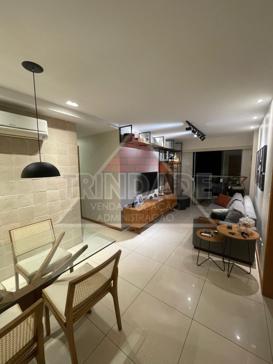 Apartamento à venda com 3 quartos, 85m² - Foto 1