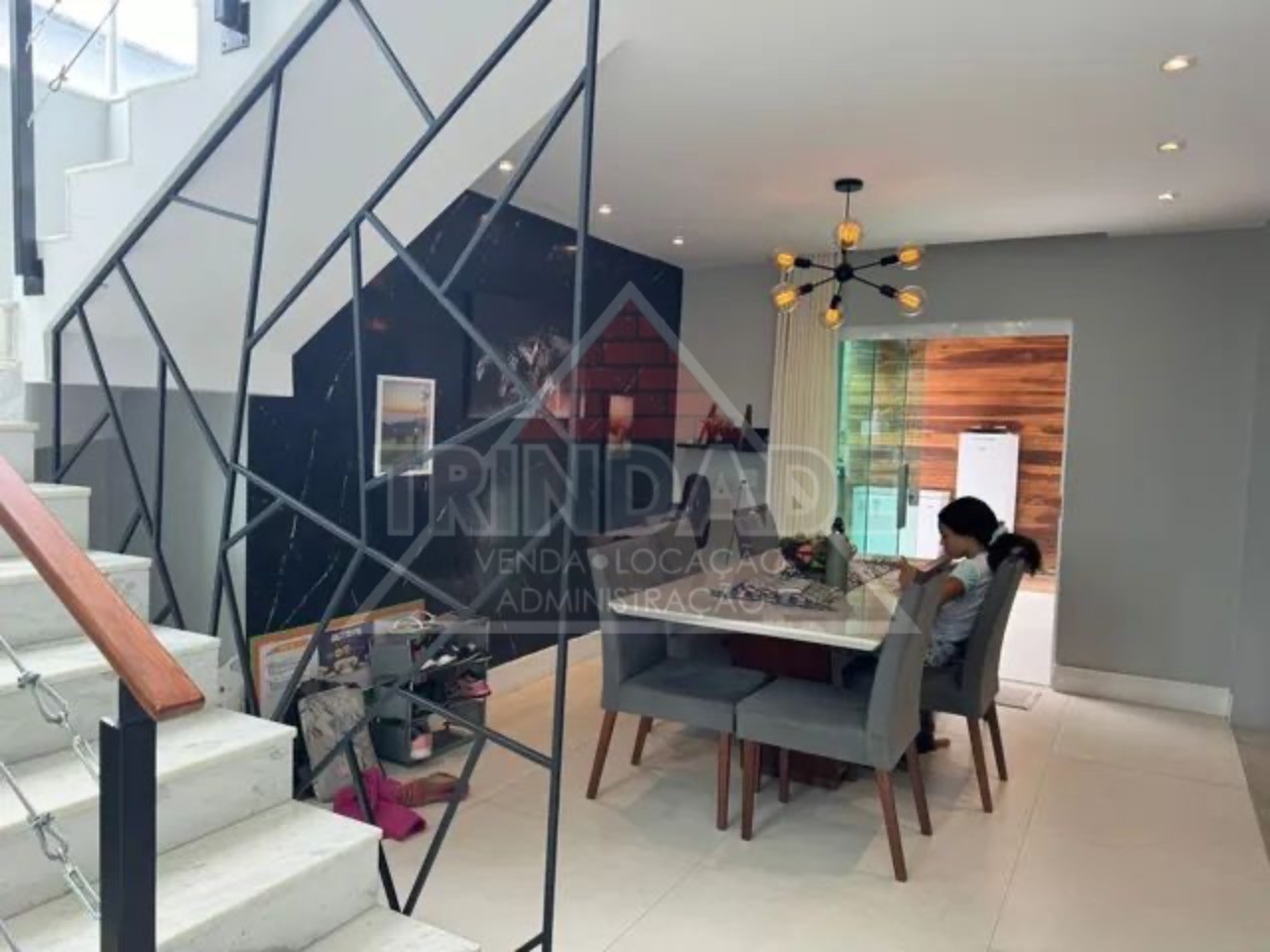 Casa à venda com 3 quartos, 220m² - Foto 3