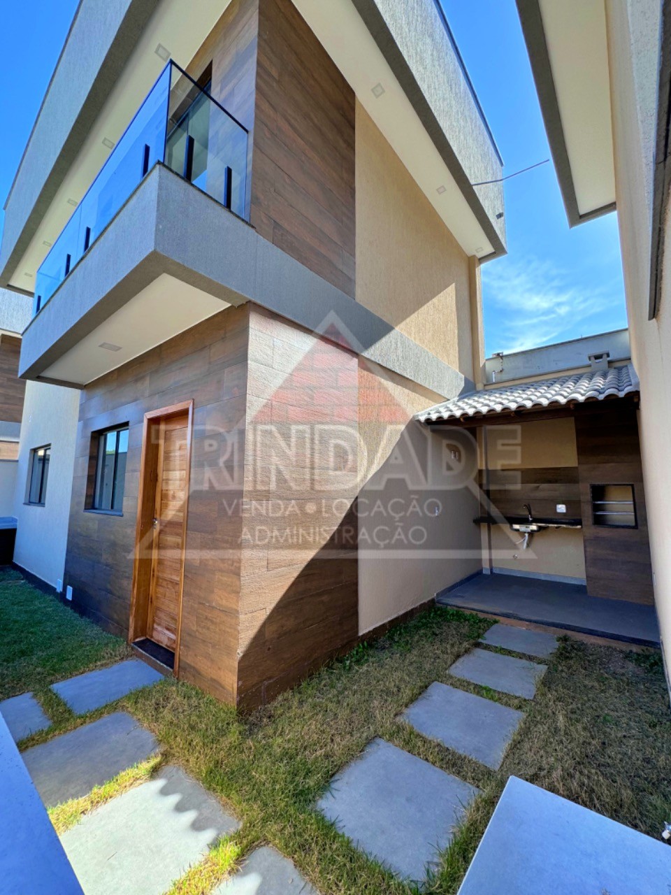 Casa à venda com 2 quartos, 115m² - Foto 2