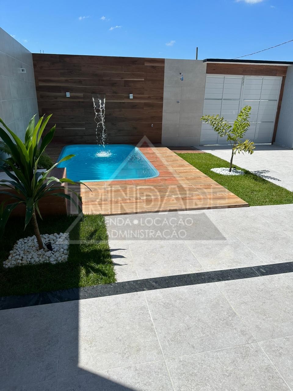 Casa à venda com 3 quartos, 220m² - Foto 2