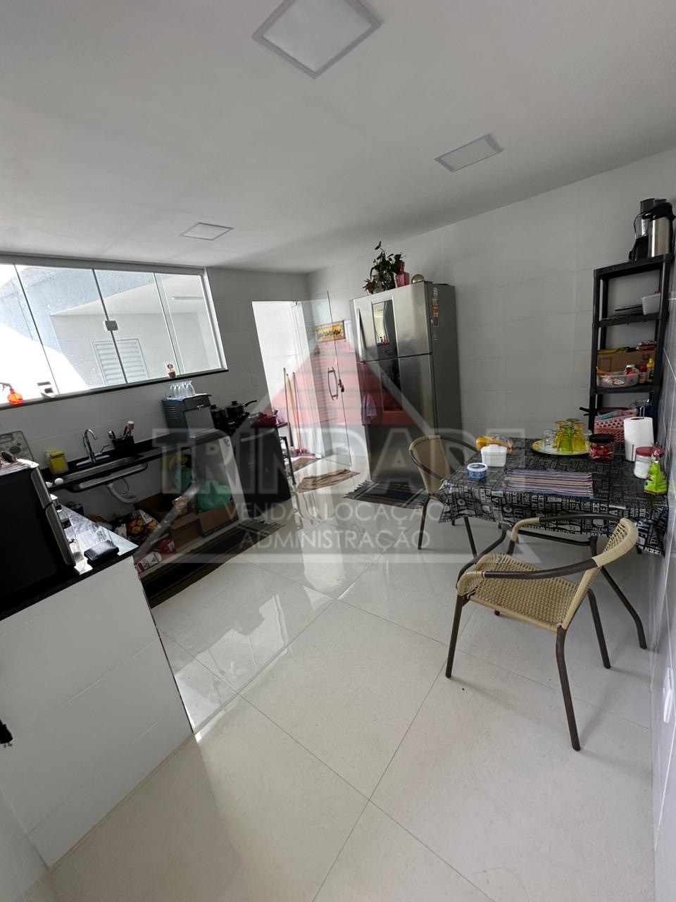 Casa à venda com 3 quartos, 220m² - Foto 11