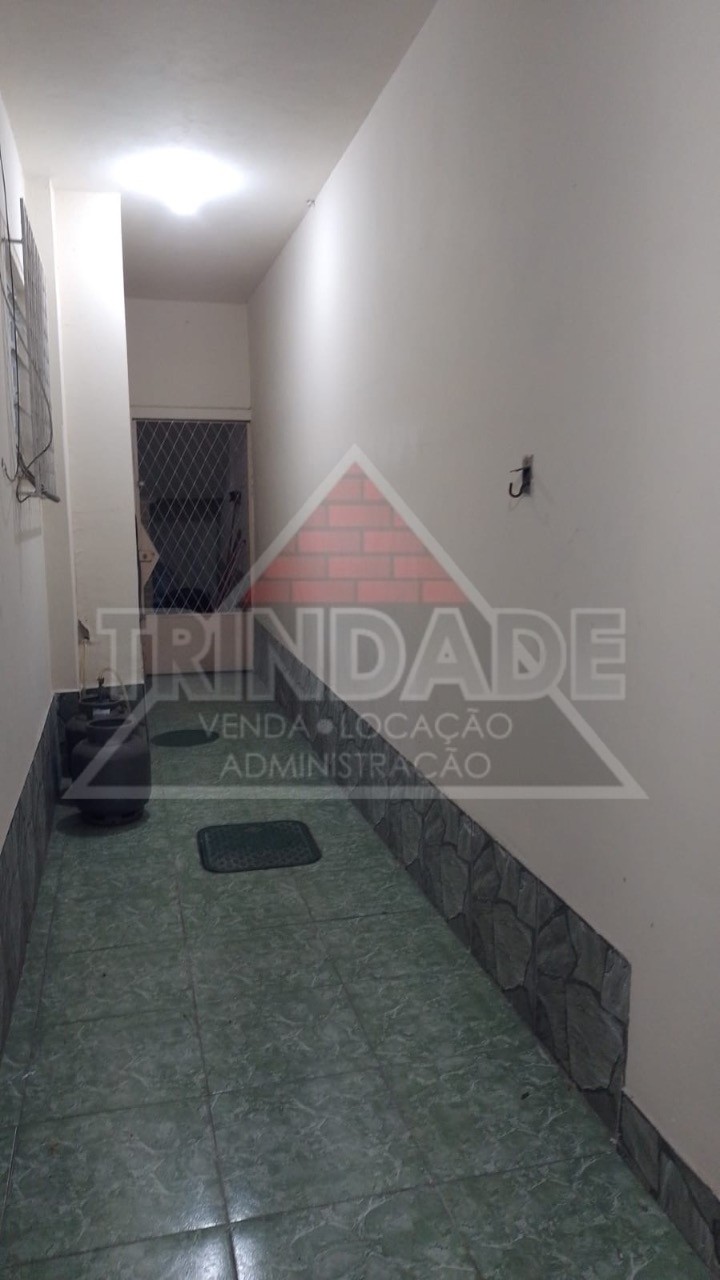 Casa à venda com 2 quartos, 269m² - Foto 11