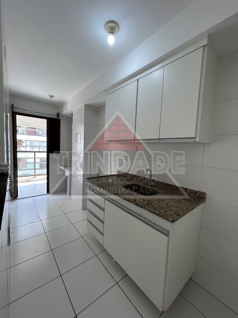 Apartamento à venda com 2 quartos, 62m² - Foto 3