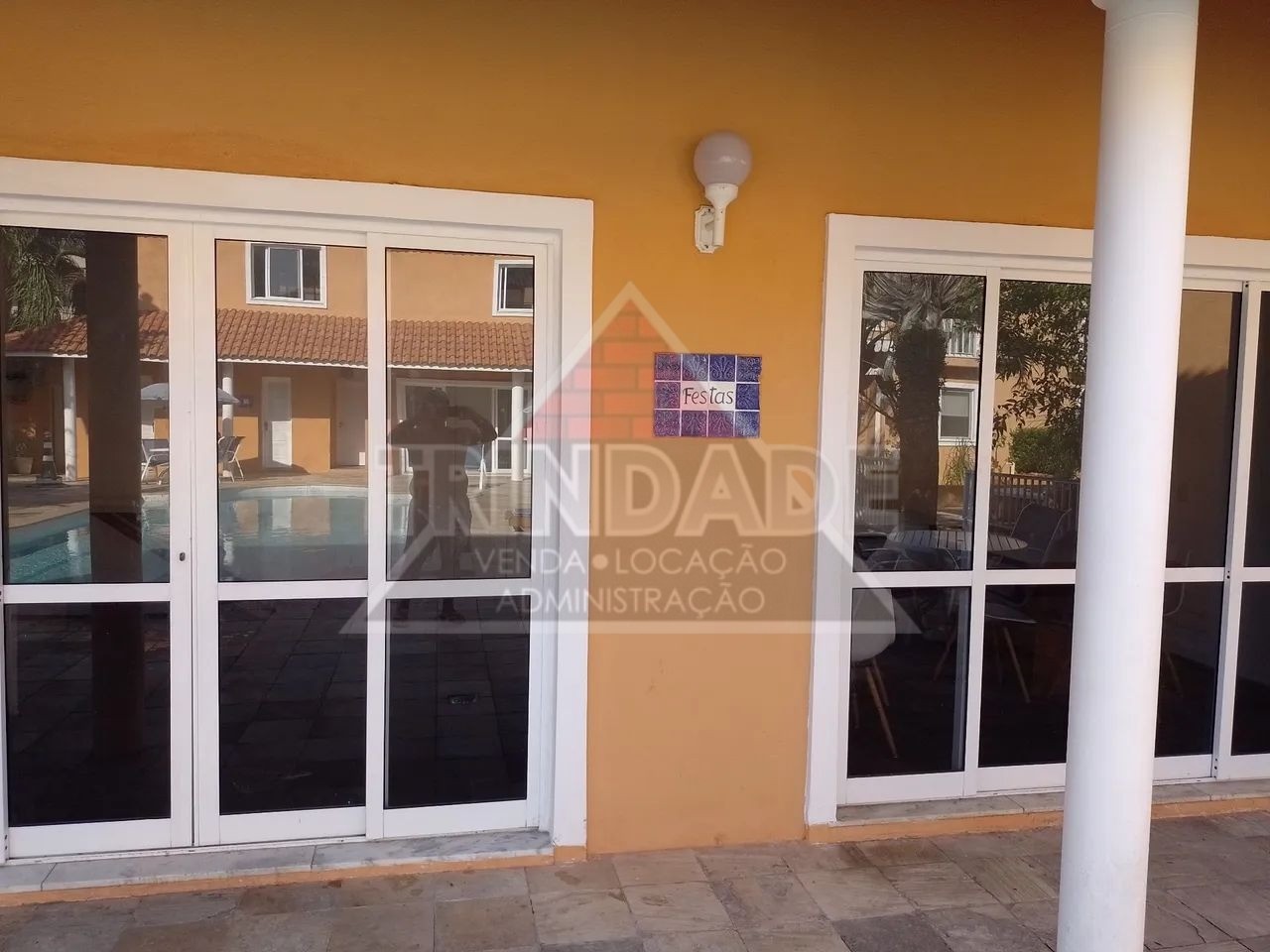 Casa à venda com 4 quartos, 17m² - Foto 2