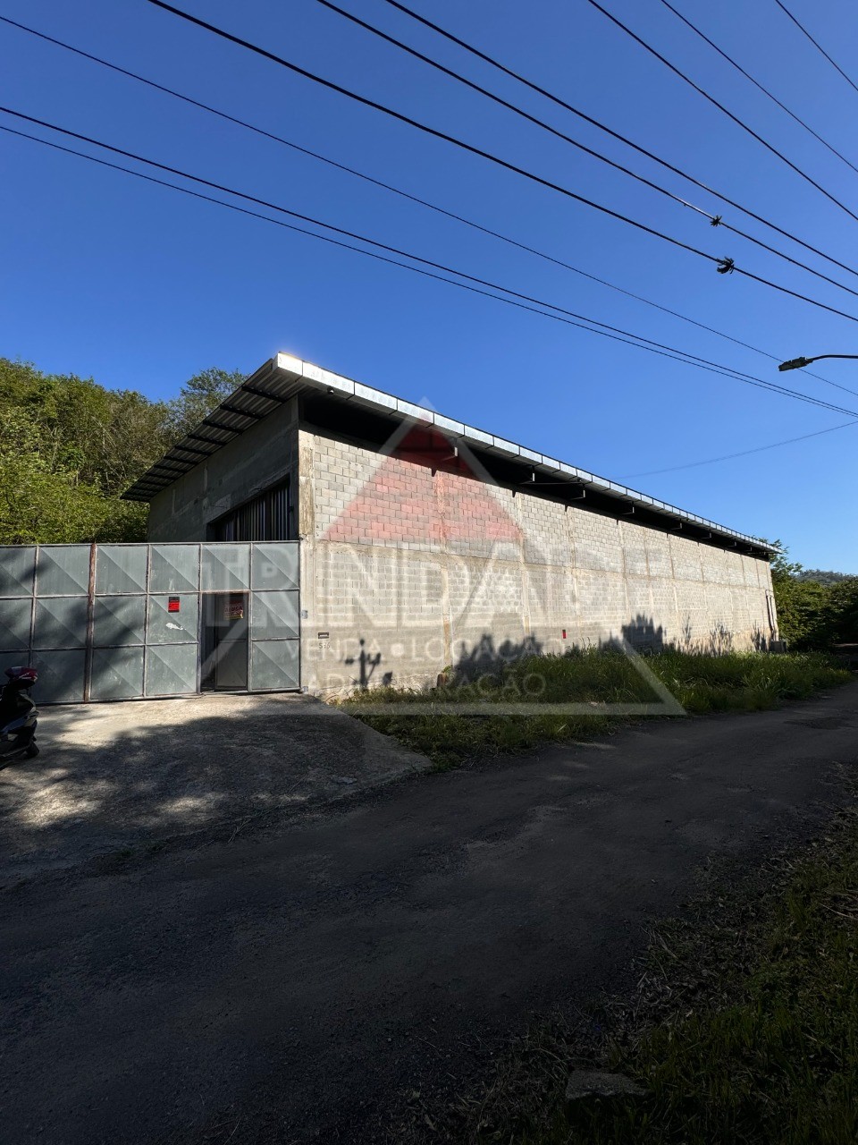 Depósito-Galpão-Armazém para alugar, 750m² - Foto 1