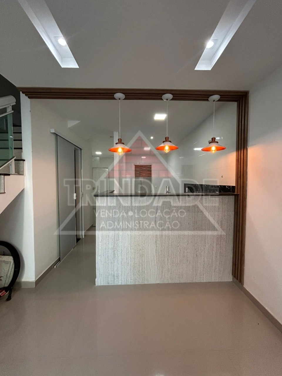 Casa à venda com 3 quartos, 128m² - Foto 1