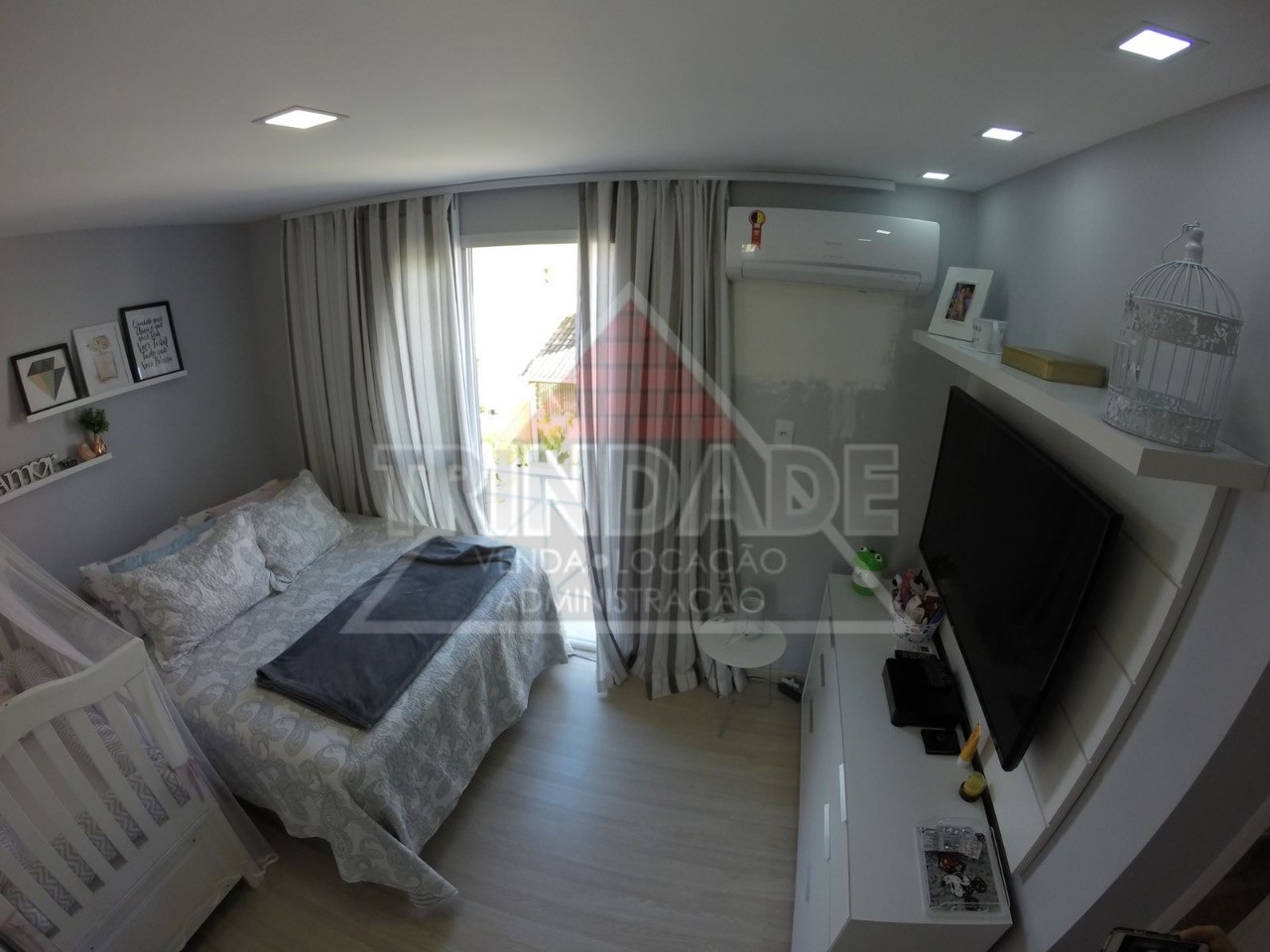 Casa à venda com 4 quartos, 210m² - Foto 14