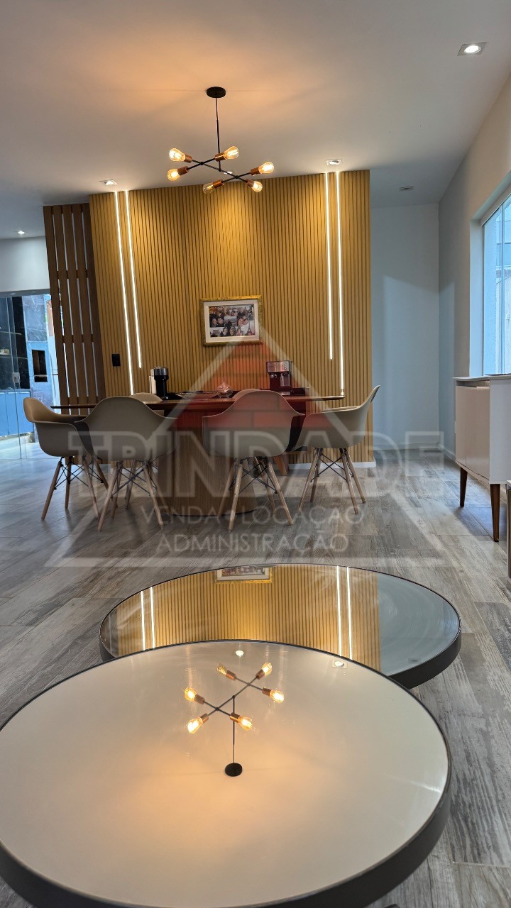 Casa, 4 quartos, 267 m² - Foto 2