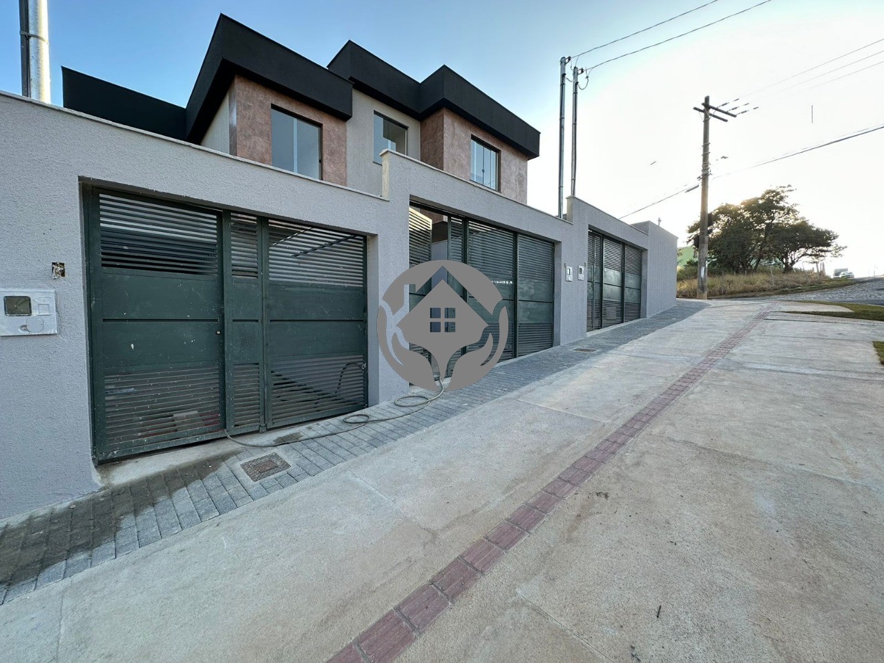 Casa à venda com 3 quartos, 122m² - Foto 2