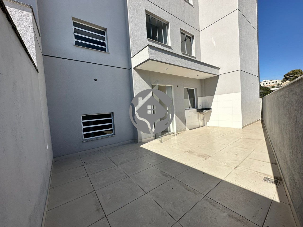 Apartamento à venda com 2 quartos, 85m² - Foto 1