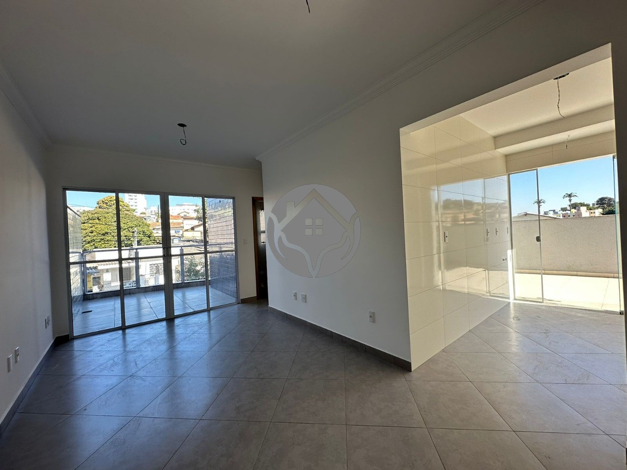 Apartamento à venda com 2 quartos, 85m² - Foto 5