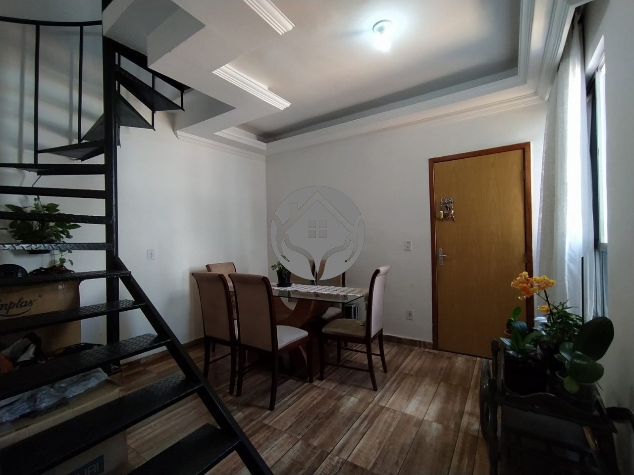 Cobertura à venda com 2 quartos, 90m² - Foto 3