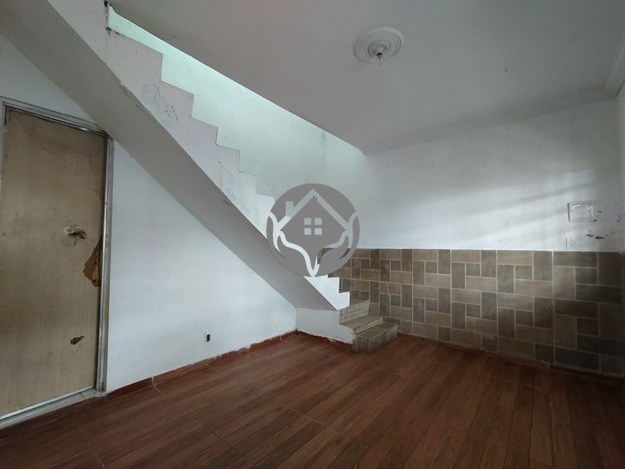 Casa à venda com 2 quartos, 80m² - Foto 3