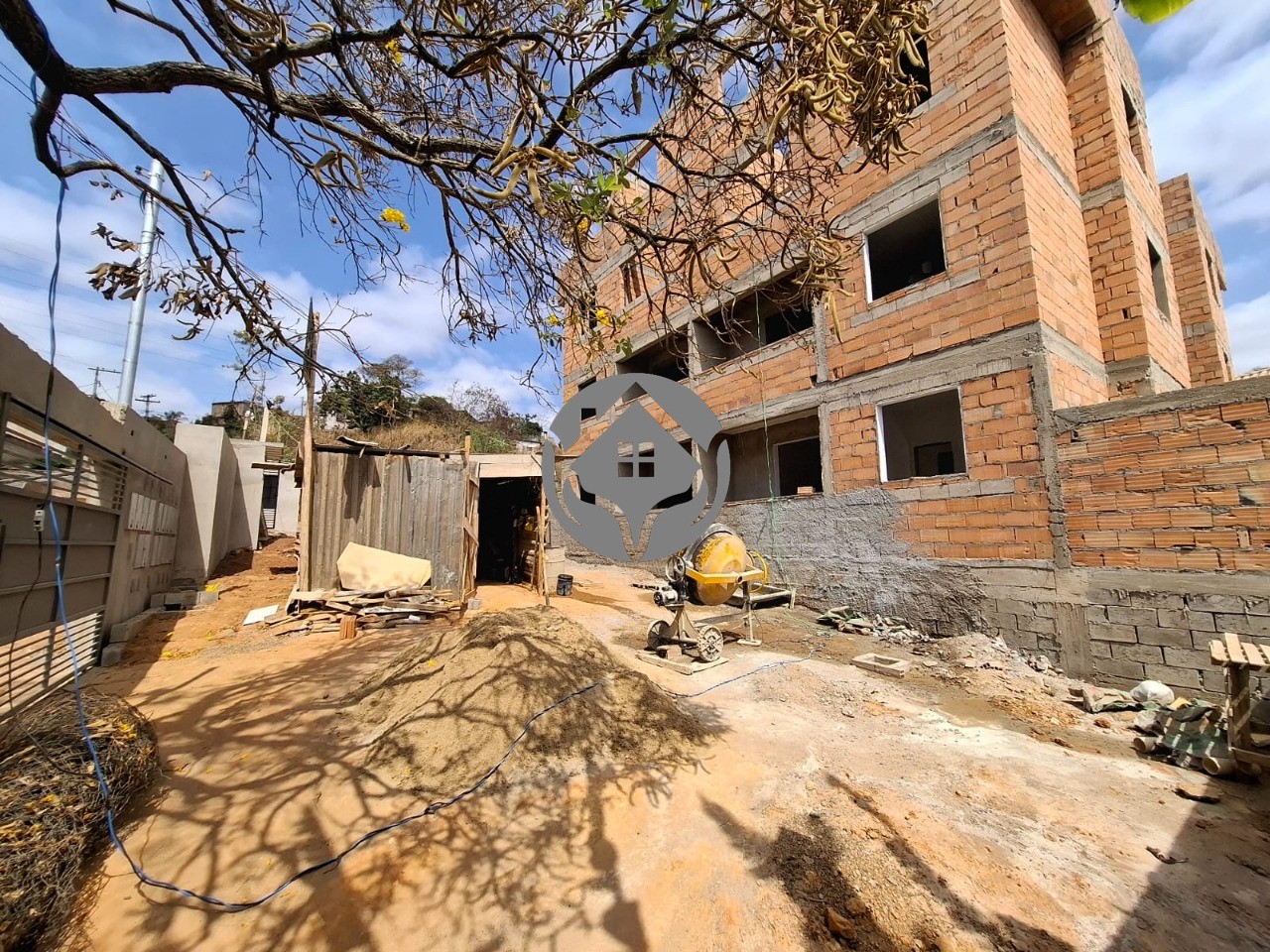 Cobertura à venda com 3 quartos, 97m² - Foto 1