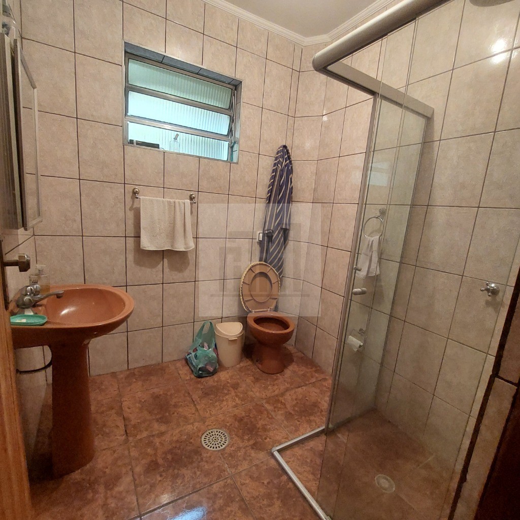 Casa para alugar com 4 quartos, 300m² - Foto 6